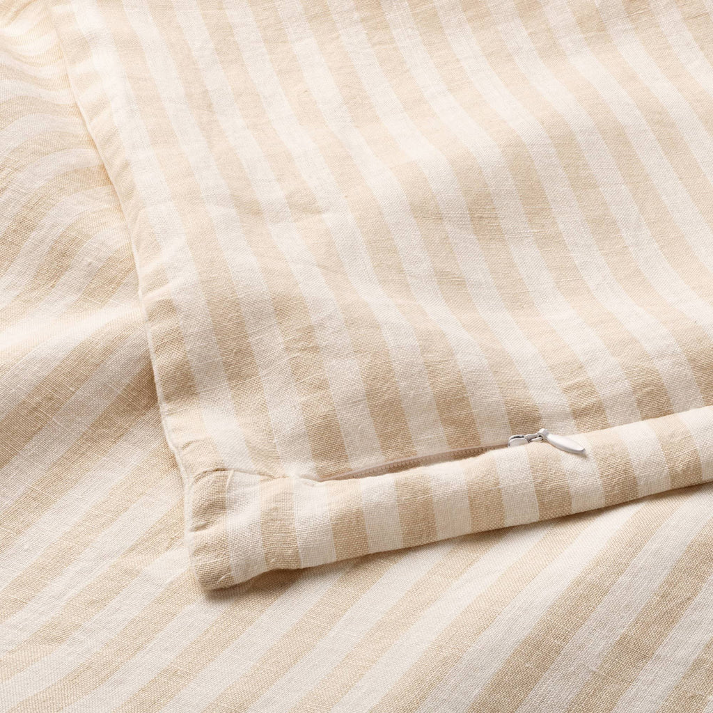 White/Natural Stripe Duvet and Sham Set C2369