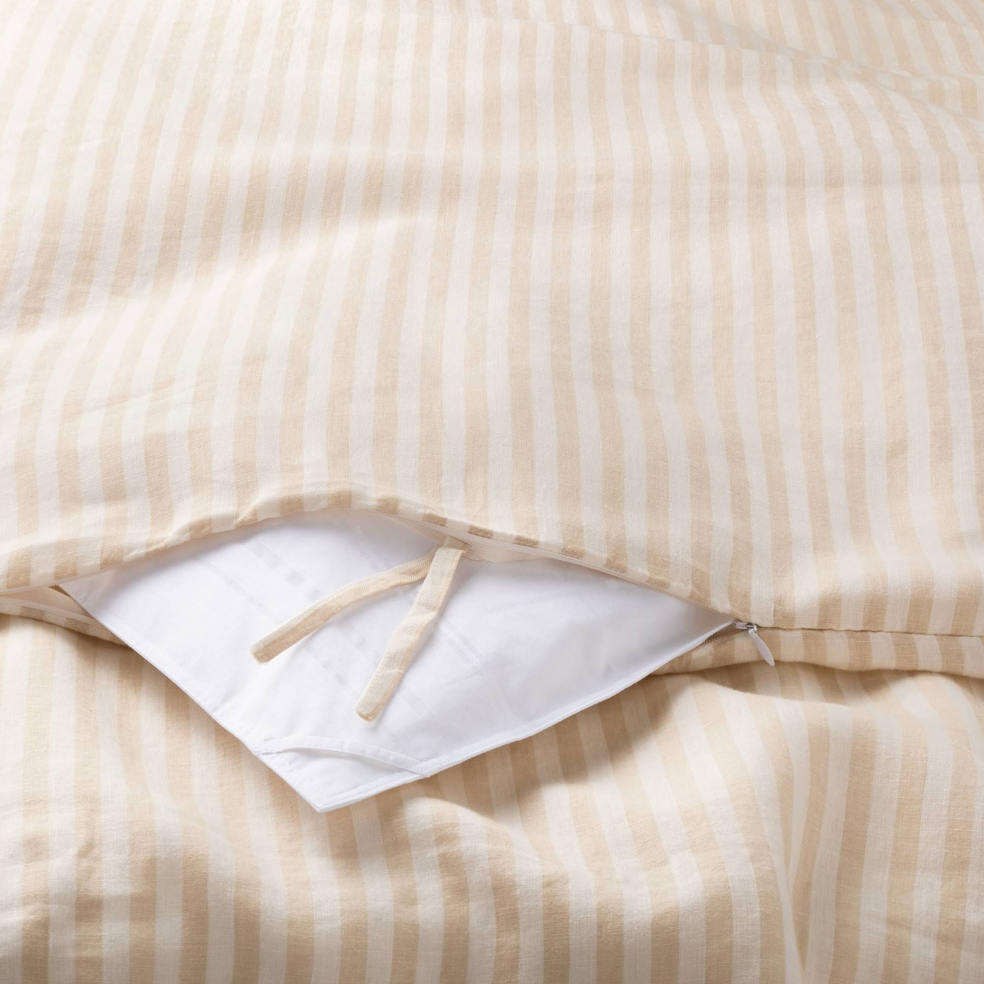 White/Natural Stripe Duvet and Sham Set C2369