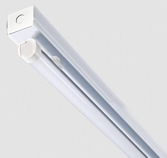 4-ft 15W LED Narrow Body Strip Light, 1950 lm, 120V-277V, 3500K, White H18624