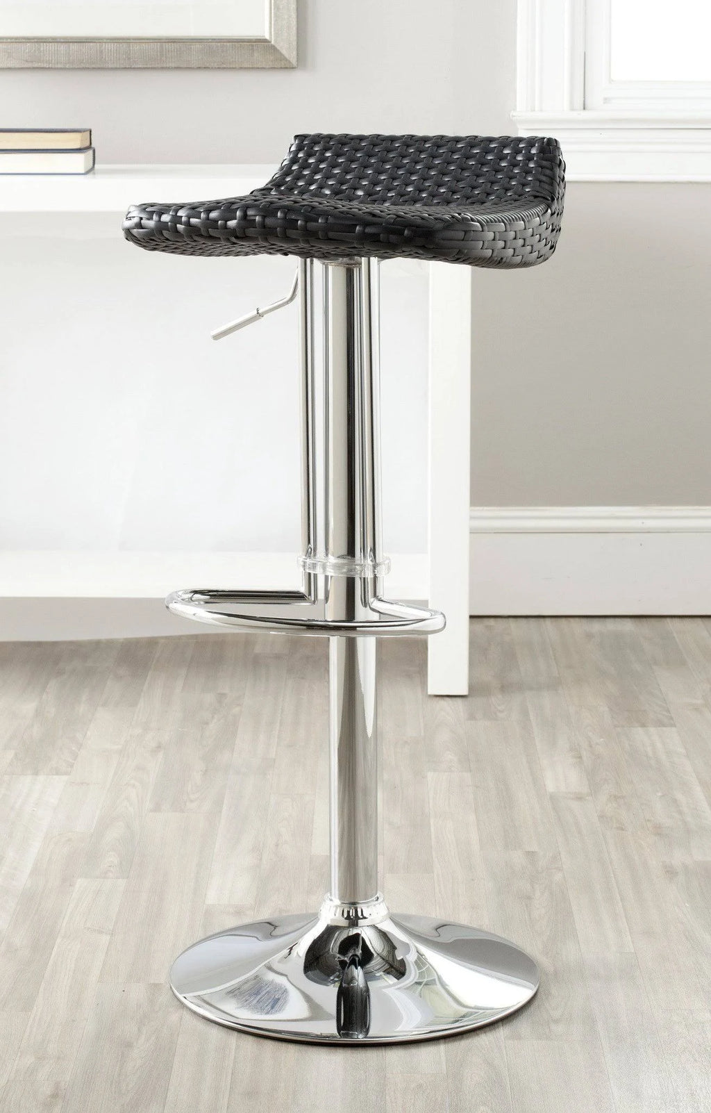 Black Swivel Bar Stool N574199