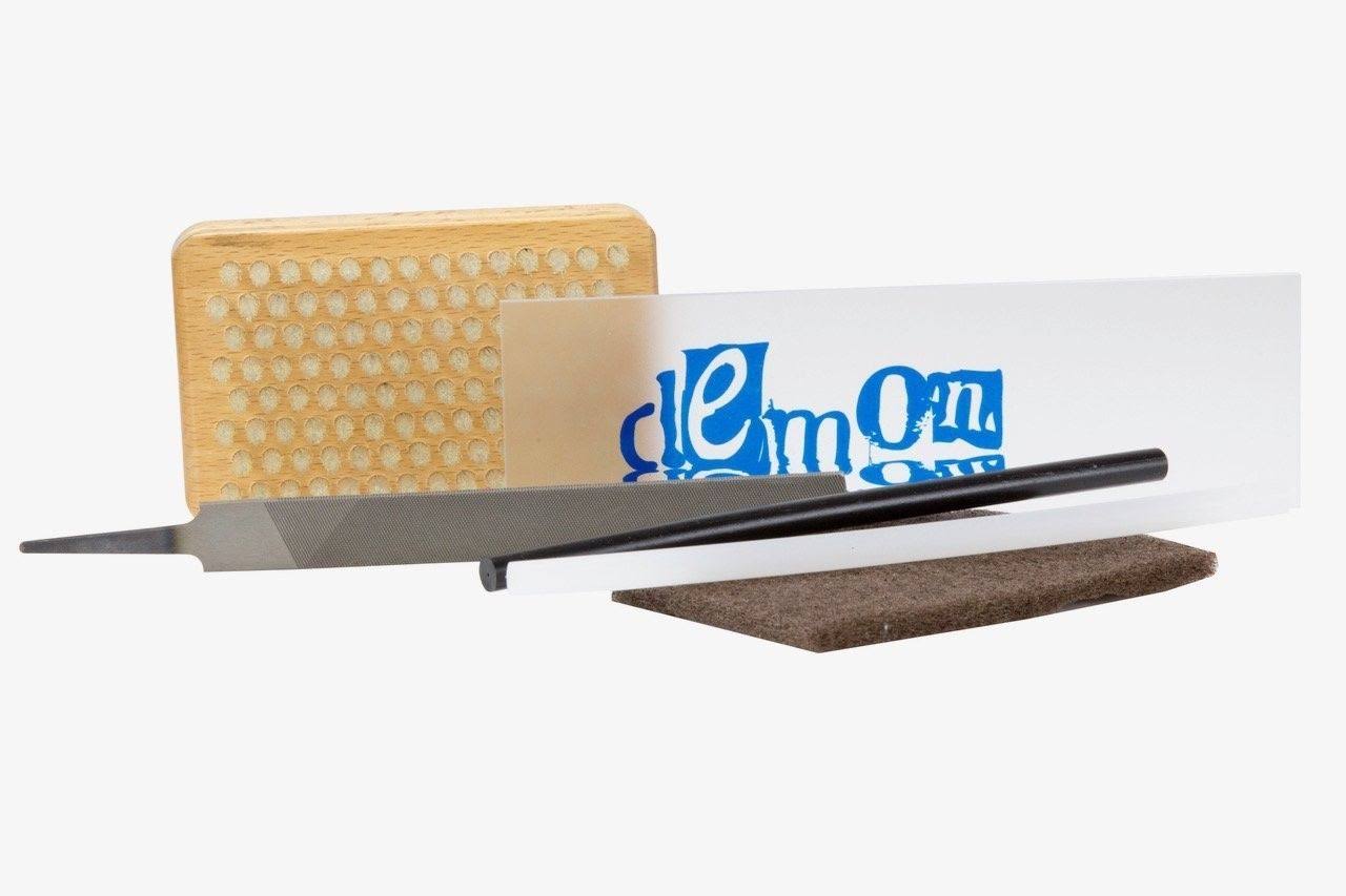 Ski Snowboard Tune Kit with Iron and Universal Wax Kit R740
