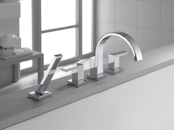Roman Tub Trim with Hand Shower D67900